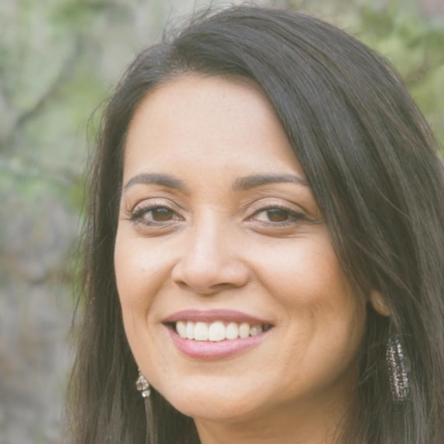 Esperanza Montoya, Directora